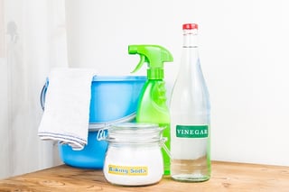 vinegar and baking soda for home cleaning