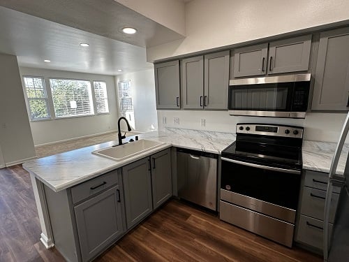 Newly remodeled kitchen at Sterling Oaks
